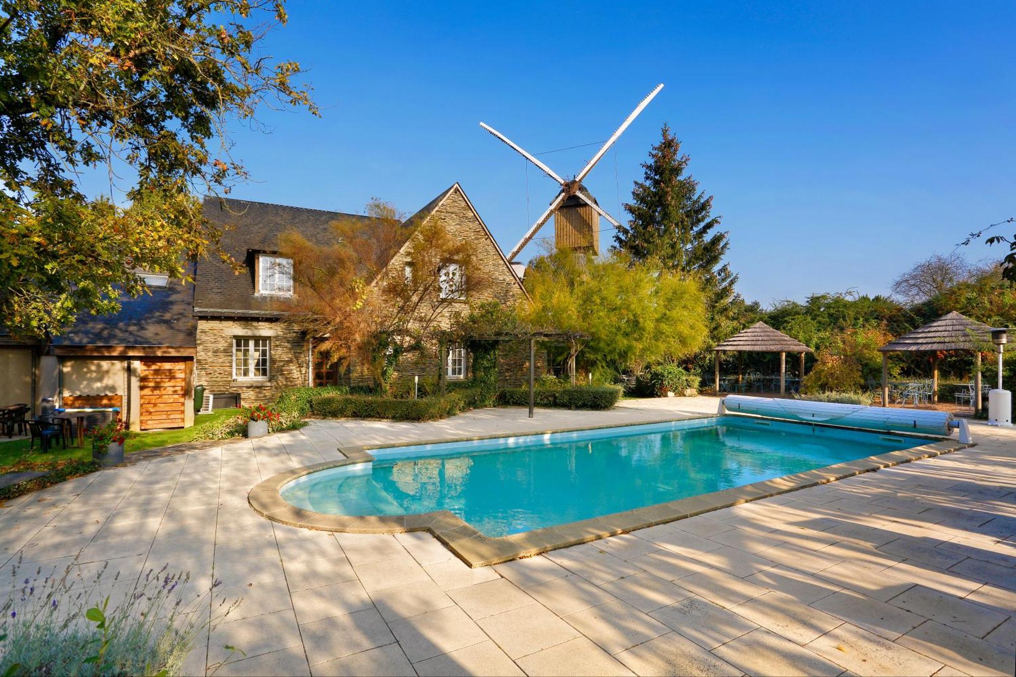 Logis Domaine Du Moulin Cavier Hotel Avrille  Exterior photo